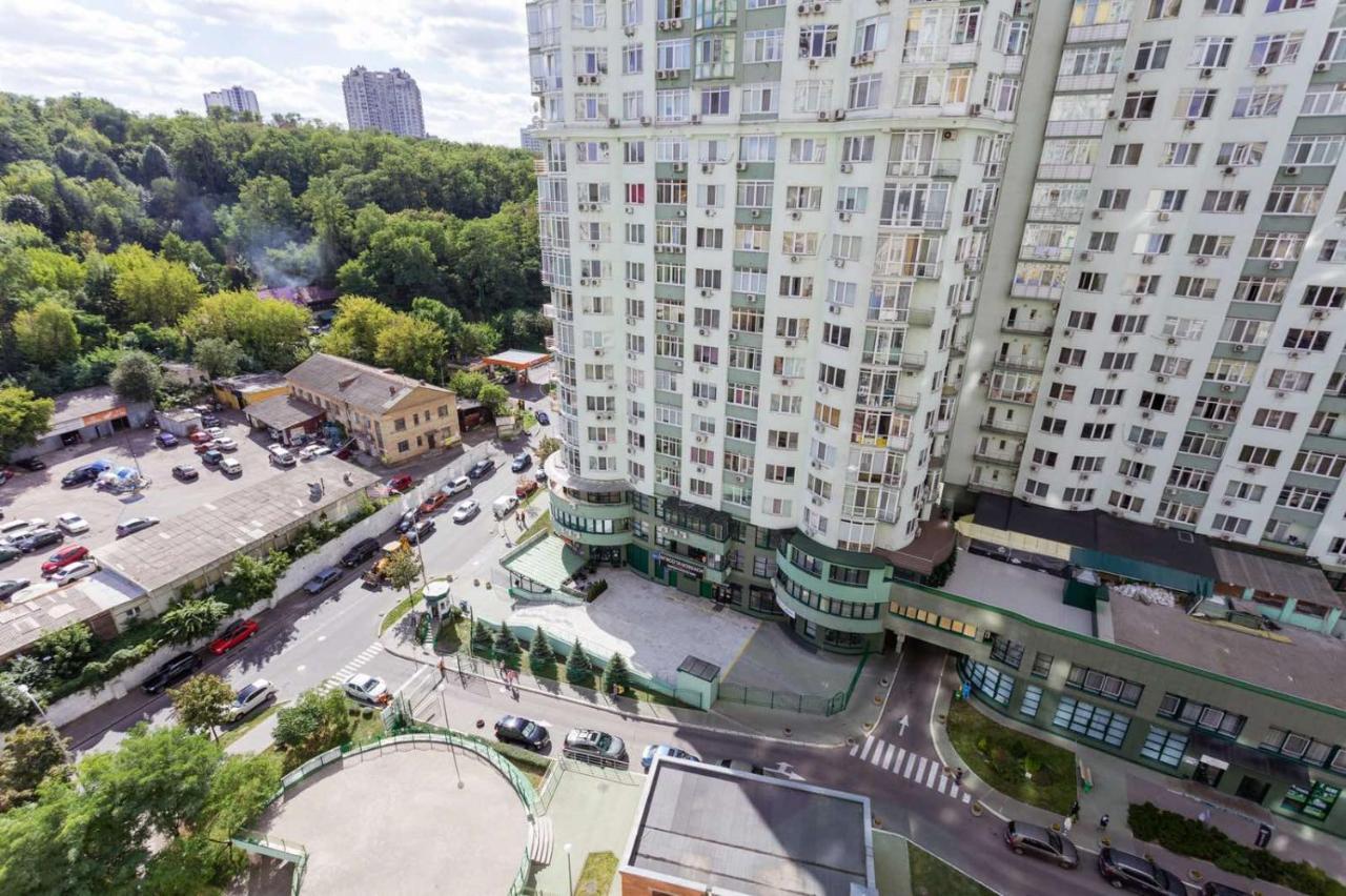 קייב Navit Apartments With Breakfast, Near The Railway Station, The City Center And The Park מראה חיצוני תמונה