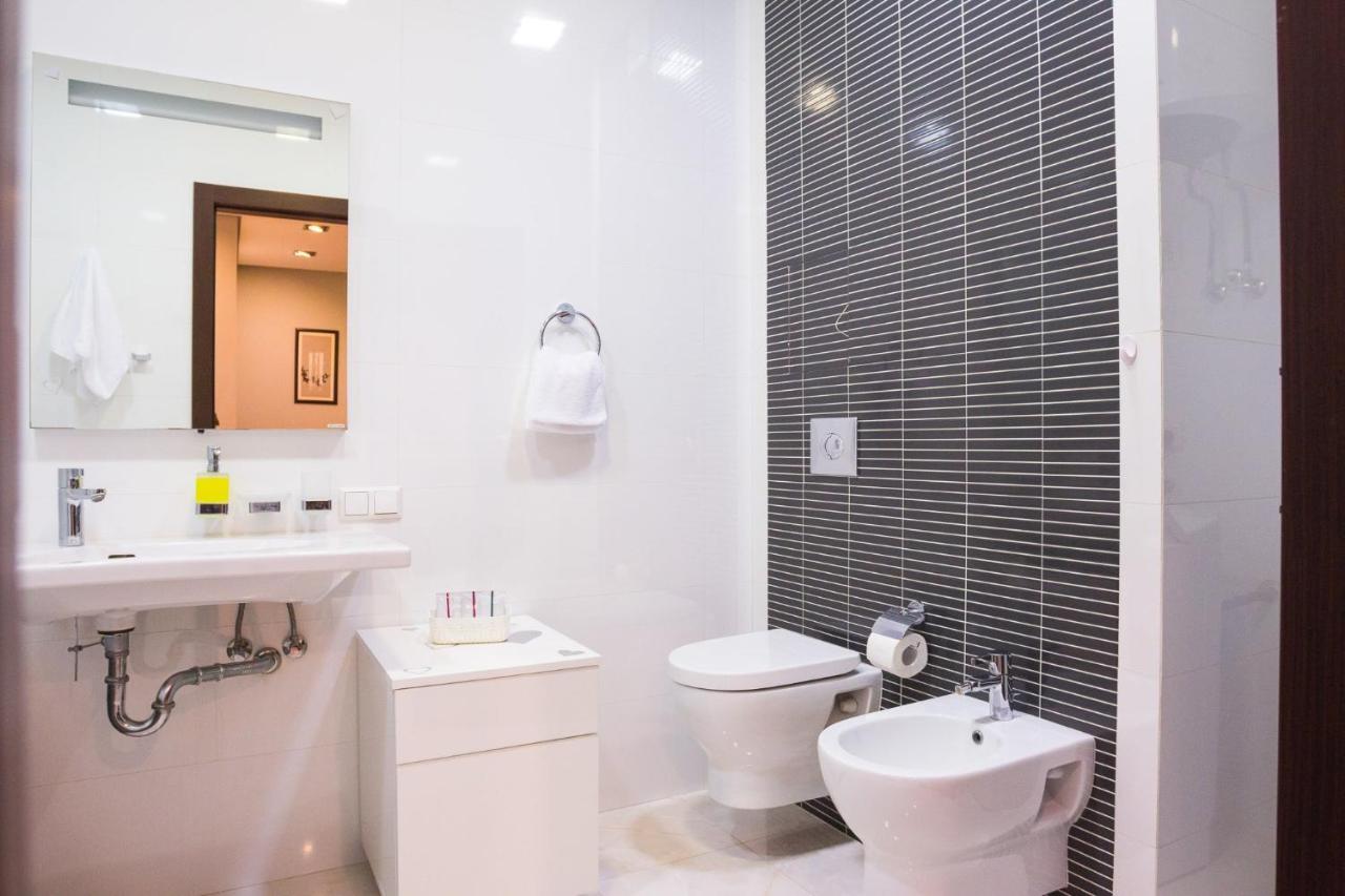 קייב Navit Apartments With Breakfast, Near The Railway Station, The City Center And The Park מראה חיצוני תמונה